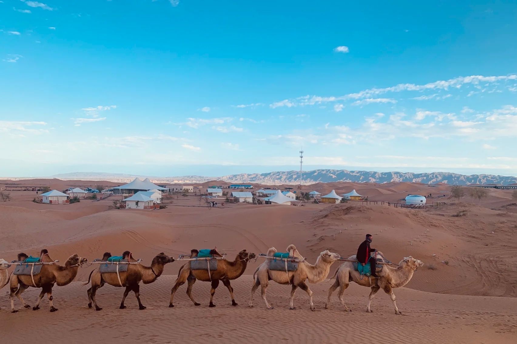 中卫腾格里沙漠露营帐篷